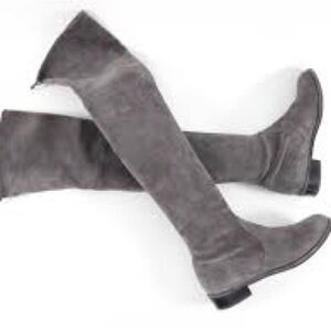 Stuart Weitzman

Lowland Suede in Slate